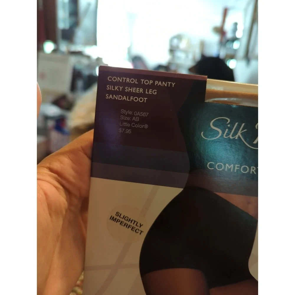 Vintage New Hanes Silk Reflections‎ Silky Sheer Pantyhose Size AB Little Color